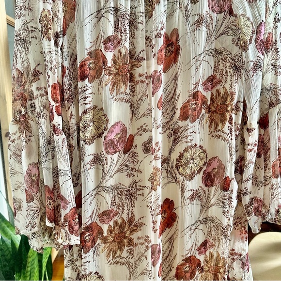 MOSSIMO IVORY FLORAL TIERED DRESS - Picture 7 of 13